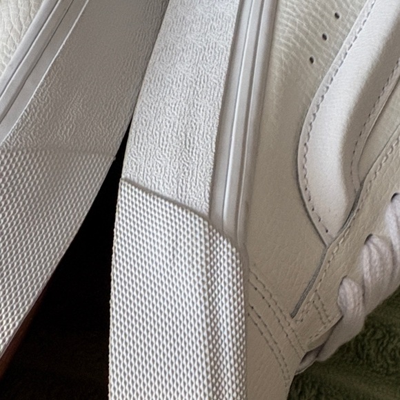 NWOB Vans Knu Skool Classic White Leather Sneakers Size 7.5 Mens/9.0 Women’s - Picture 7 of 10